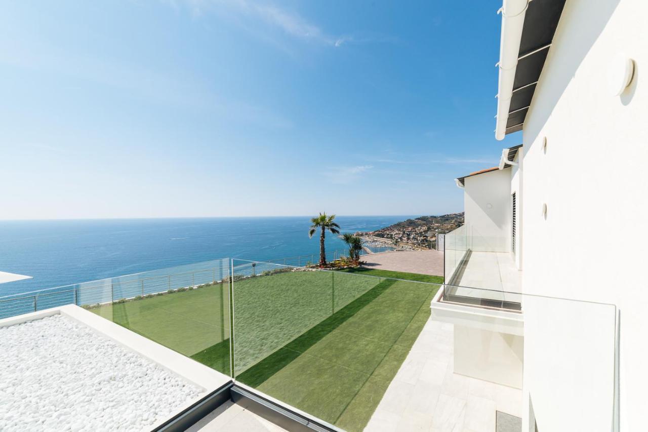 Villa Sabrina Riviera Dei Fiori A Picco Sul Mare Con Piscina Privata ,Wellness & Spa インペリア エクステリア 写真
