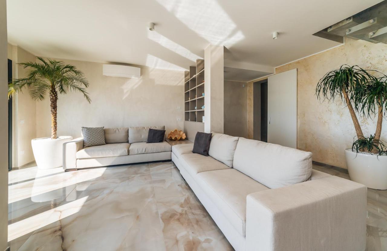 Villa Sabrina Riviera Dei Fiori A Picco Sul Mare Con Piscina Privata ,Wellness & Spa インペリア エクステリア 写真