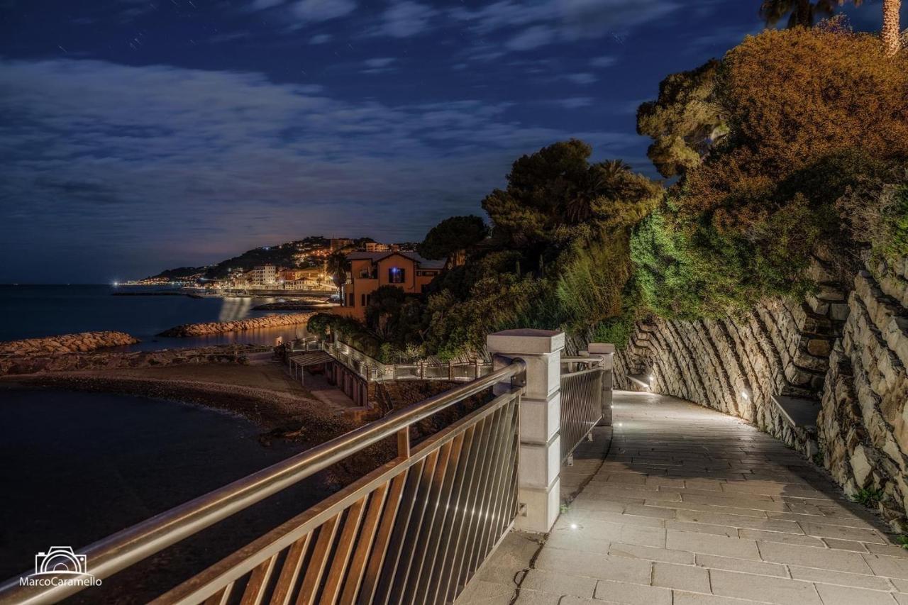 Villa Sabrina Riviera Dei Fiori A Picco Sul Mare Con Piscina Privata ,Wellness & Spa インペリア エクステリア 写真
