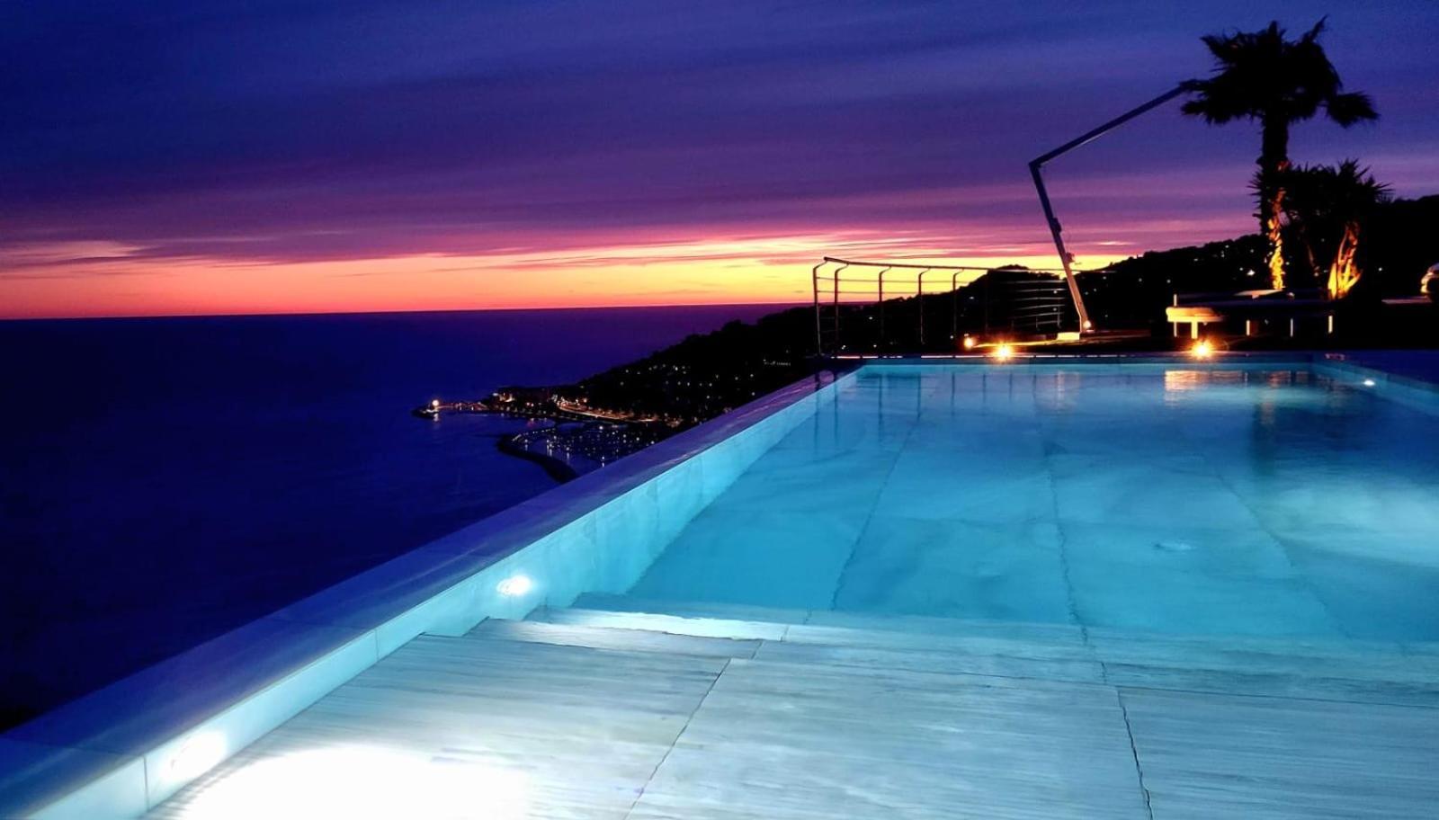 Villa Sabrina Riviera Dei Fiori A Picco Sul Mare Con Piscina Privata ,Wellness & Spa インペリア エクステリア 写真